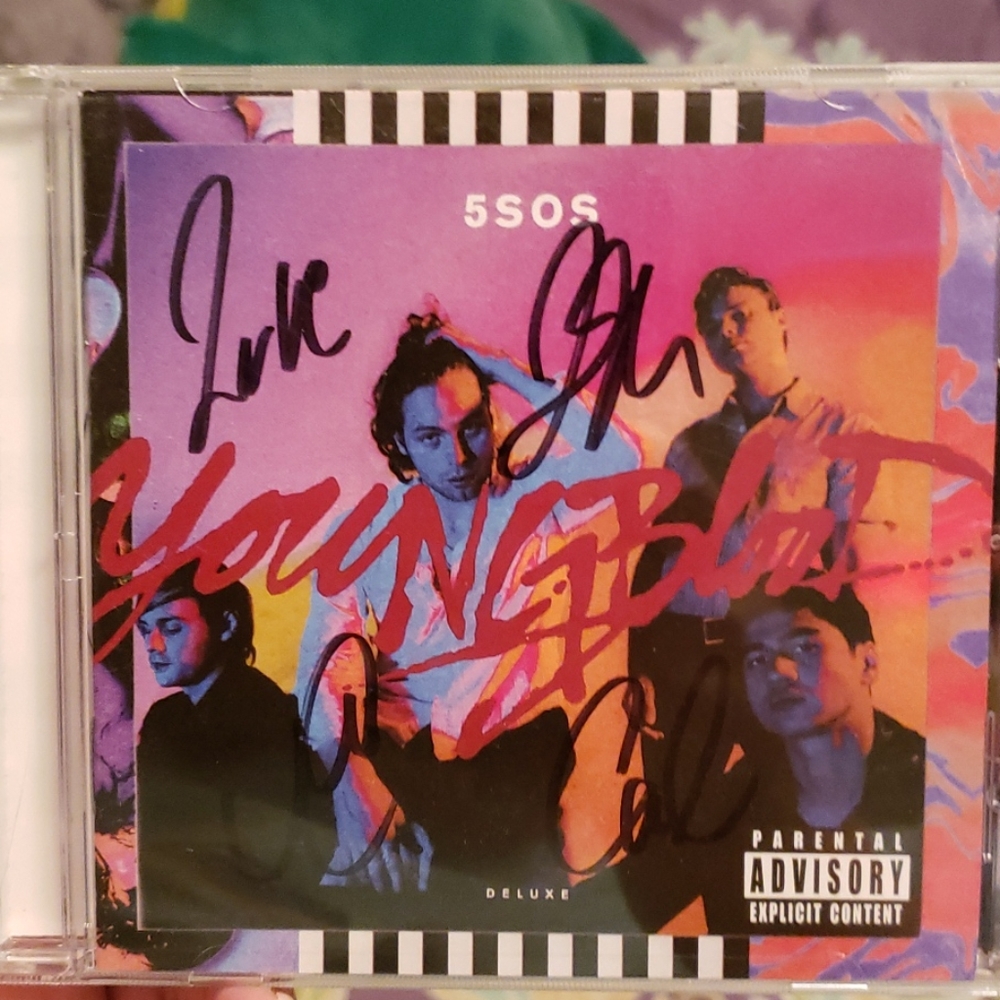 Signed 5sos / 5 seconds of summer CD